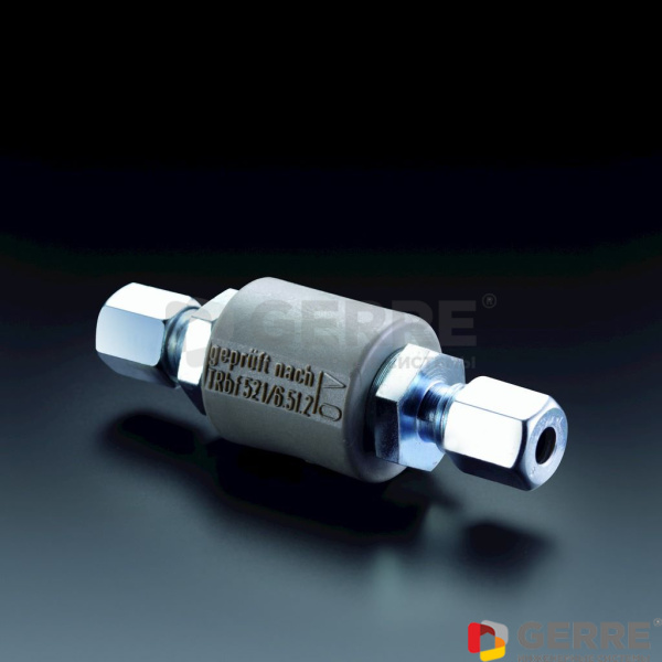 Изолирующее резьбовое соединение 10*10мм, с обеих сторон присоединение с обжимными кольцом Oventrop