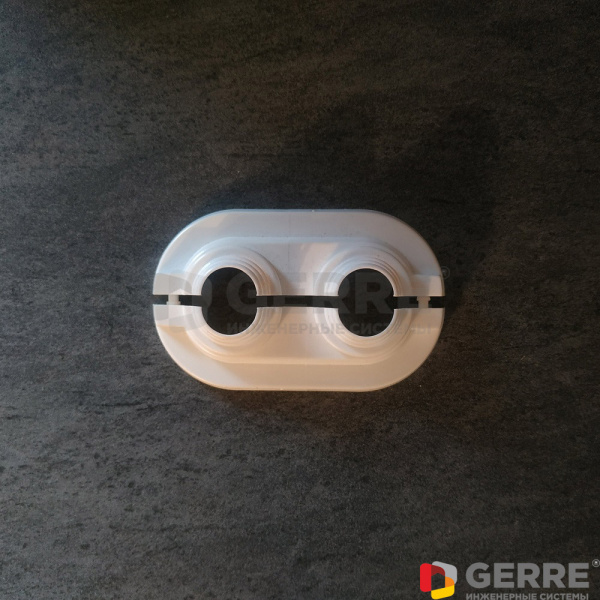 Декоративная пластмассовая крышка плоская, межтрубное расстояние 35мм, 14-16мм диаметр отверстия Oventrop